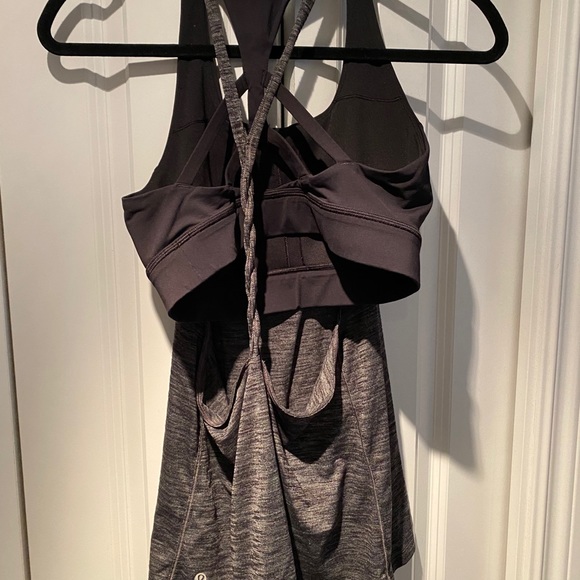 Two-tone yoga tank with built in bra - Picture 2 of 3